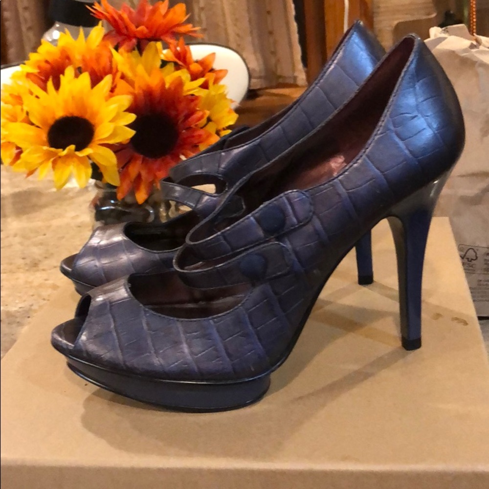 Carlos Santana blue/grey shoes
